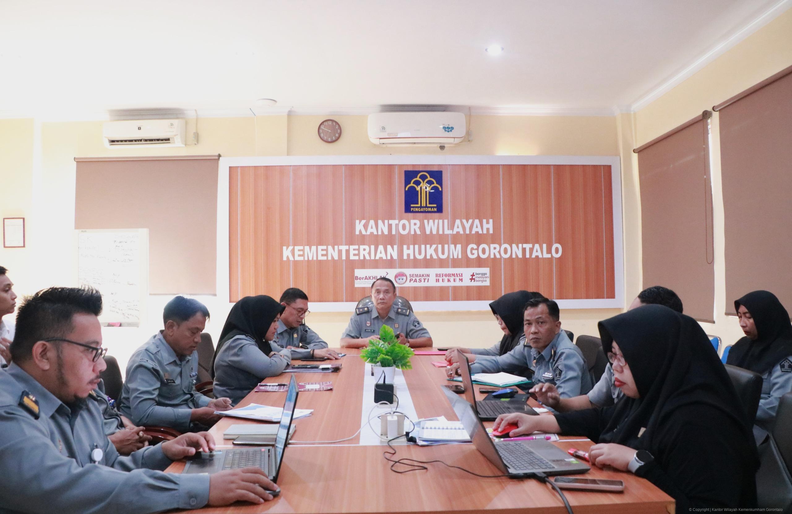 Pastikan Laporan Terukur dan Informatif, Kemenkum Gorontalo Gelar Rapat Persiapan Rakor Kinerja Semester I